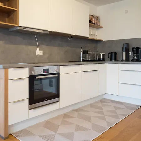 Winkler Apartment *
